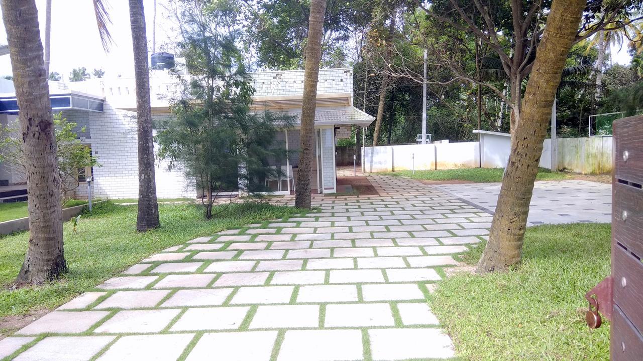 Cherai Natural Beach Hotell Cherai Beach Exteriör bild